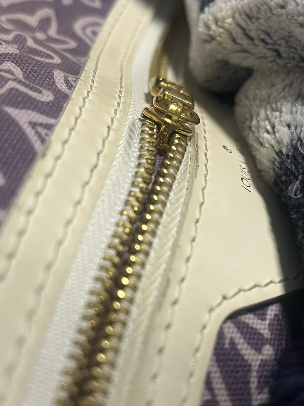 Authentic Louis Vuitton Tahitienne bag - Picture 12 of 15